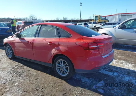 2015 Ford Focus Se z USA, uszkodzony, nr VIN 1FADP3F29FL317148